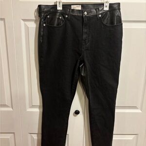 Universal Thread Black Straight Leg Jeans Classic Style